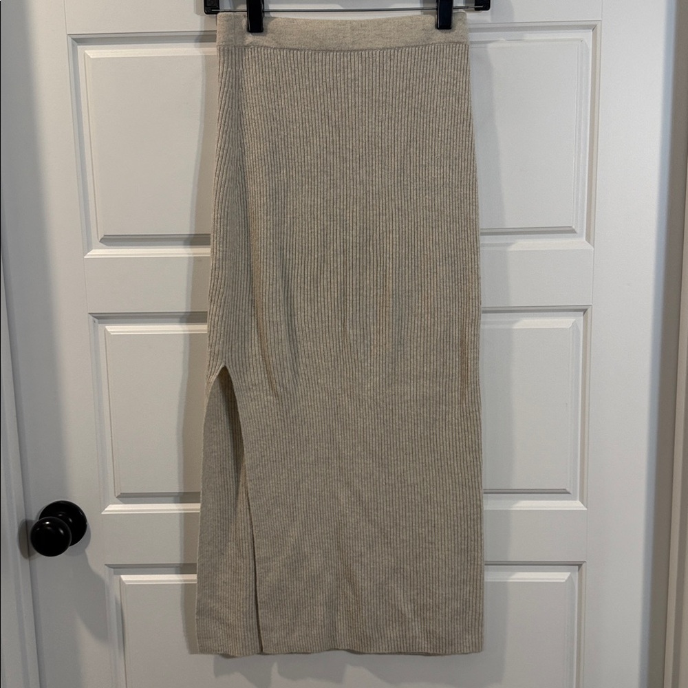 Intermix sweater skirt P-Small - Picture 3 of 4